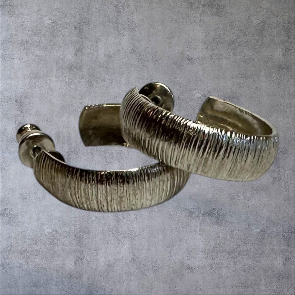 Vintage Style‎ Silver Tone Hoop Earrings Textured Ribbed Chunky Post